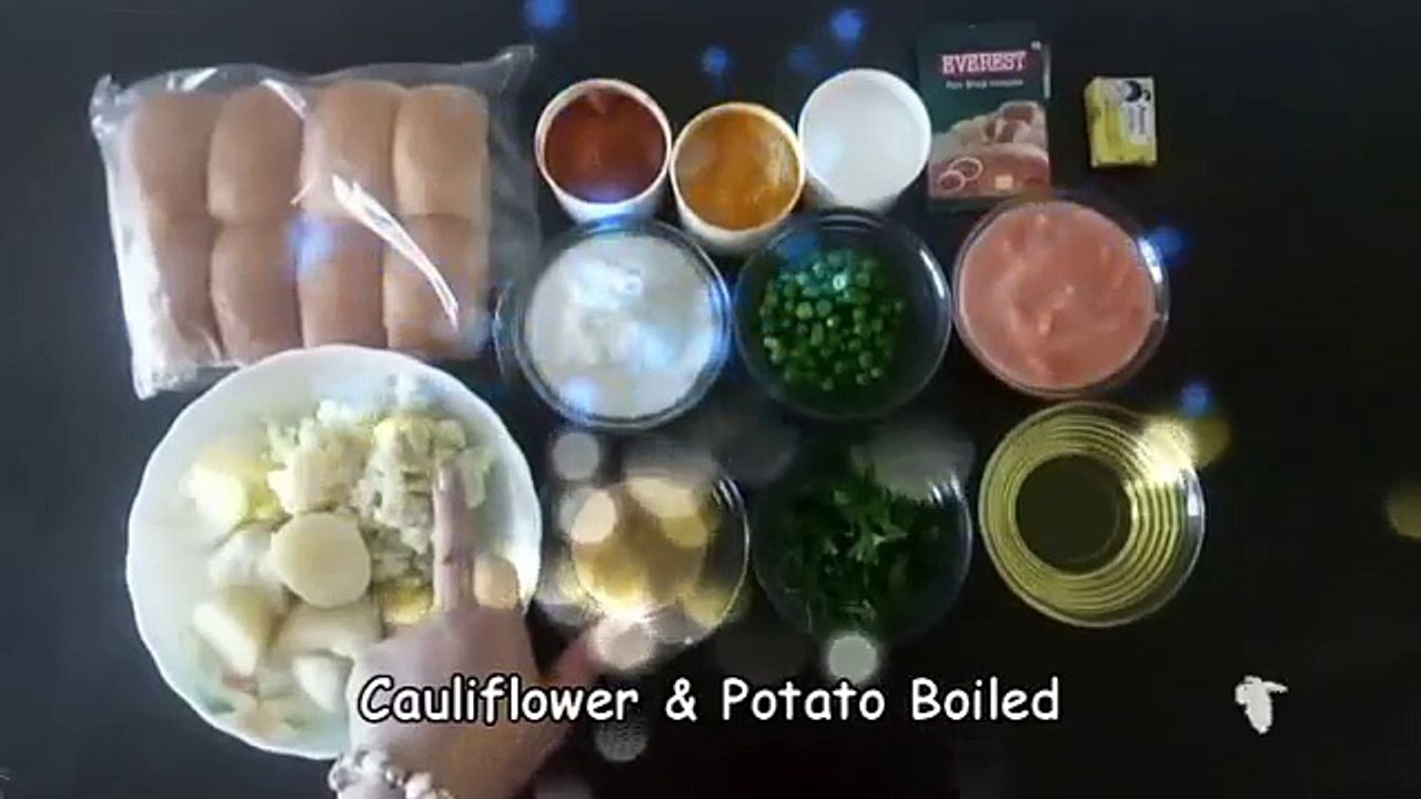 Pav Bhaji Recipe - Mumbai Street Food Pav Bhaji Recipe in Hindi