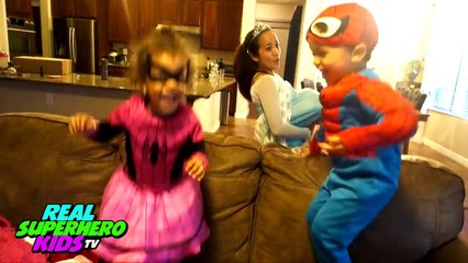 Tải video: PREGNANT FROZEN ELSA SPIDERMAN PINK SPIDERGIRL BABY SPIDEY Superhero Dance Fun In Real Life!