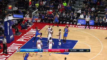 Russell Westbrook THUNDEROUS Dunk