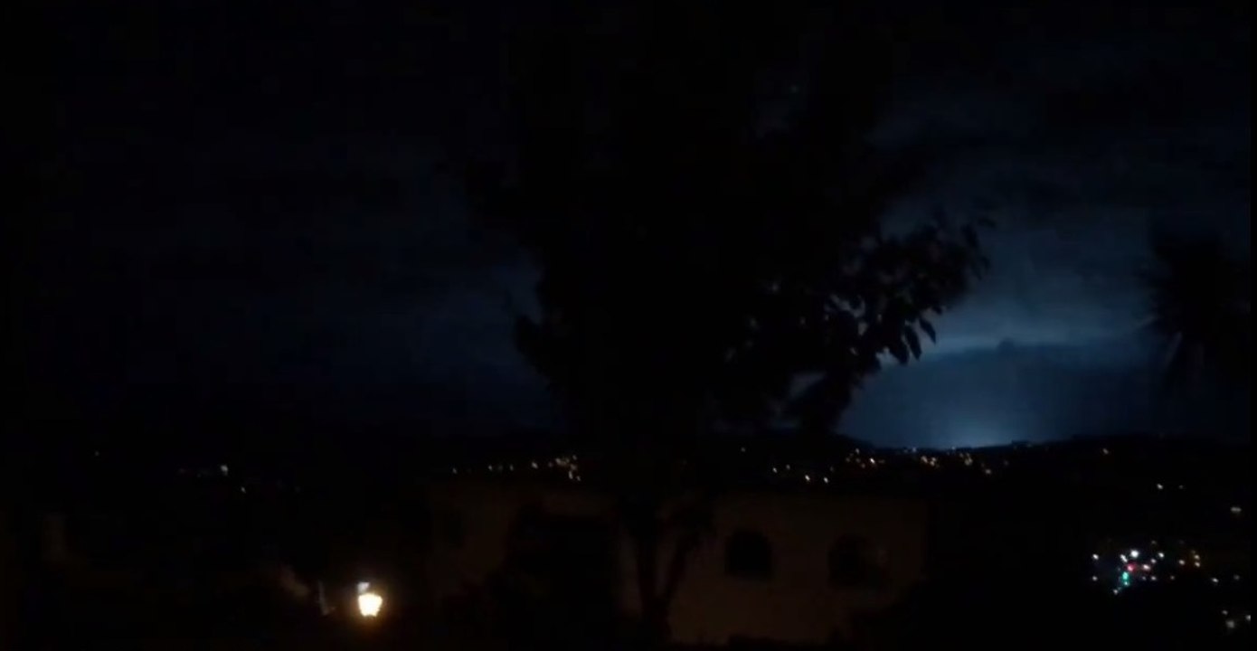 Mysterious Blue, Green Flashes Over New Zealand Following Earthquake-14_11_2016