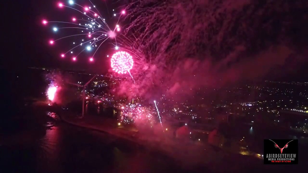En plein feu d'artifice, un drone filme le spectacle !