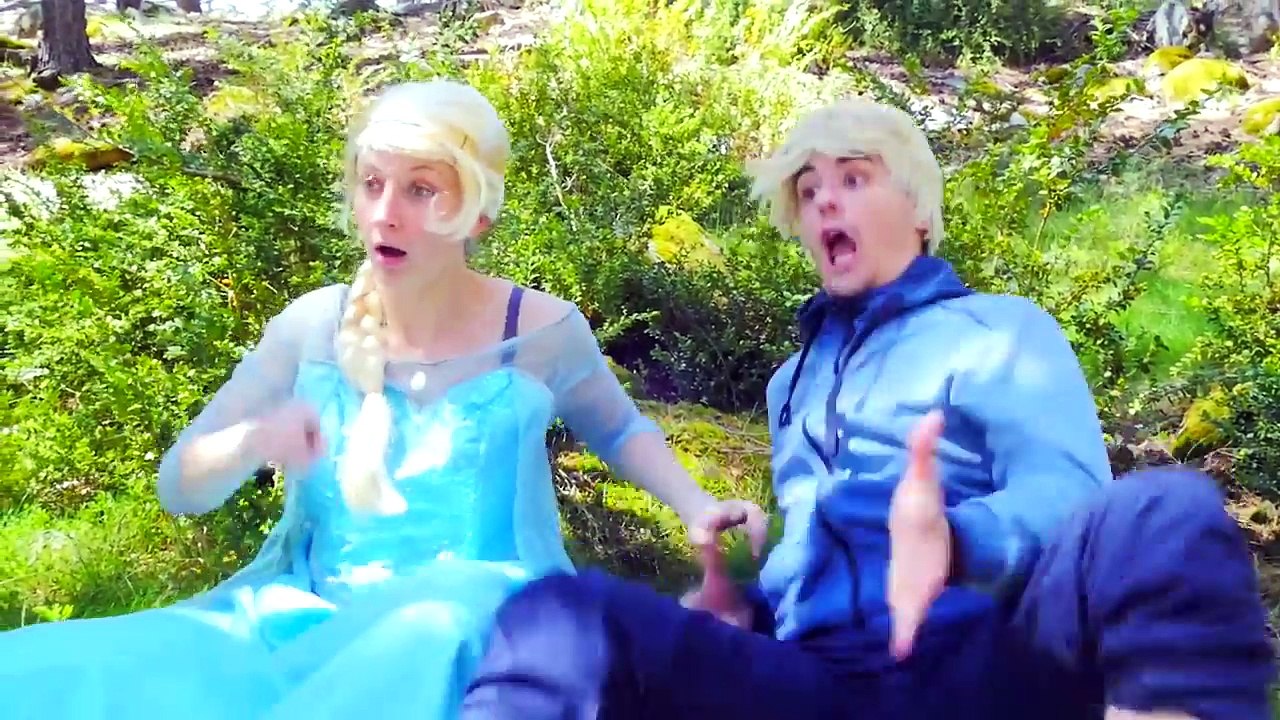 Spiderman vs Ariel Little Mermaid Frozen Elsa Toilet Battle w/ Pink Spidergirl & Joker vs Maleficent