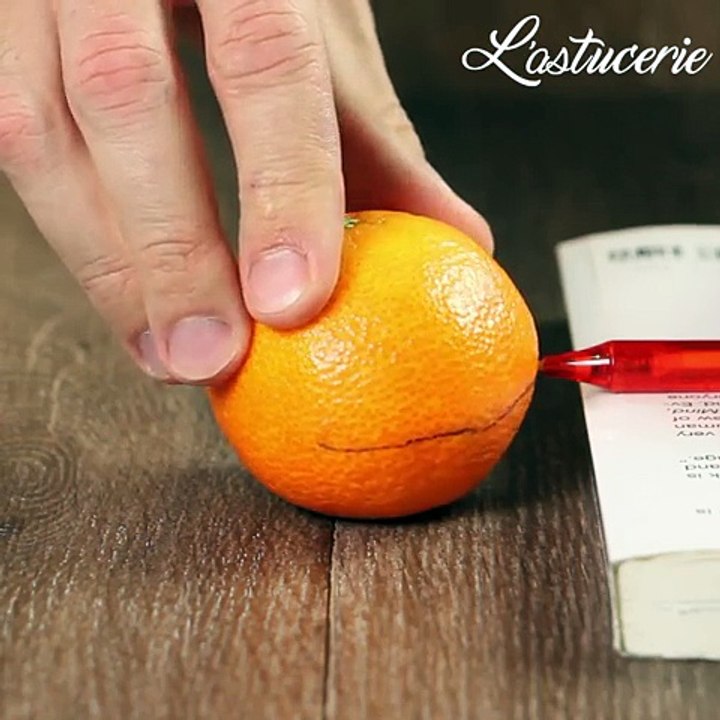 Pour une décoration hivernale magique, créer de jolies bougies à partir l'écorce d'une mandarine