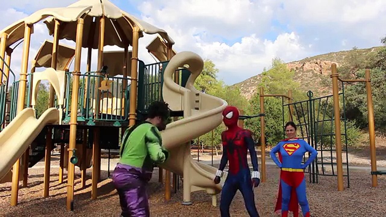 Spiderman vs Super Girl vs Hulk REAL LIFE Super...