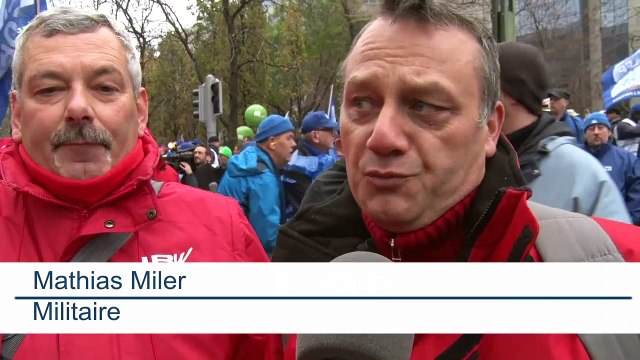 Quelques milliers de militaires manifestent dans les rues de Bruxelles
