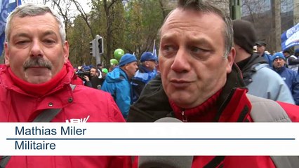 Quelques milliers de militaires manifestent dans les rues de Bruxelles