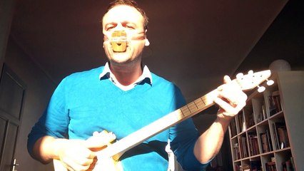 "Nose Flute & Guitare Sommaire", une variation scotchante.