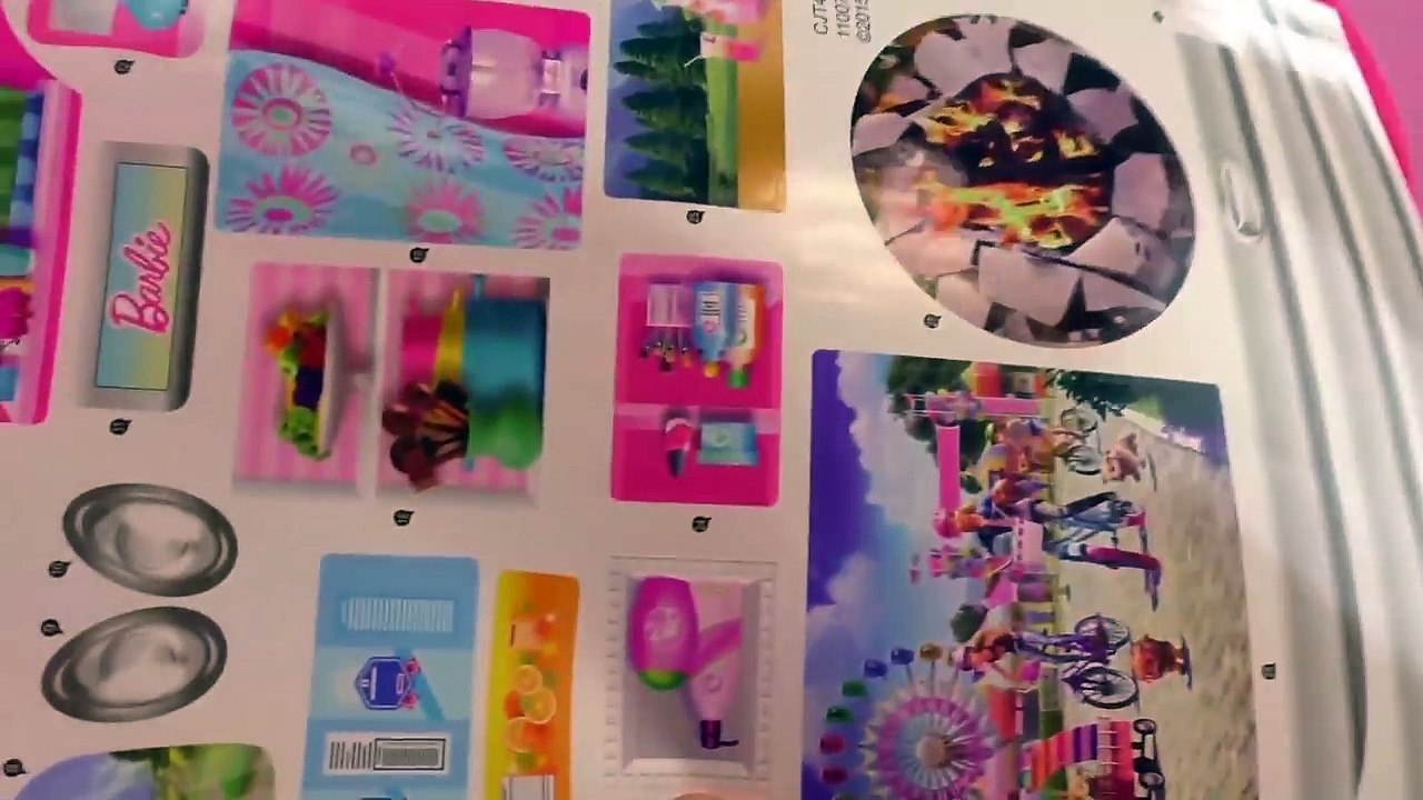 Barbie en vacances au camping Life Démo – Construction et décoration – Vacances en famille