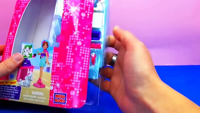 Barbie Art Teacher Teresa Mega Bloks Unboxing français barbie doll build n style