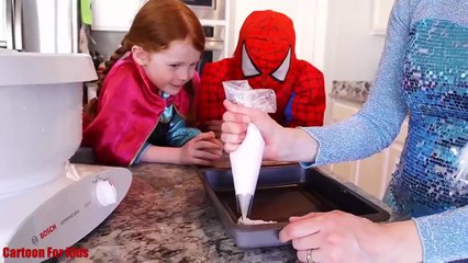 FROZEN ELSA PREGNANT Become MERMAID, SPIDERGIRL vs SPIDERMAN vs Joker SUPERHERO IRL!