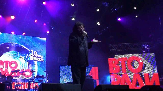 Игорь Корнелюк - Месяц май ( Дискотека 80-х Авторадио 2011, Санкт-Петербург)