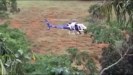 Homens são resgatados após ficarem ilhados em rio de Fundão