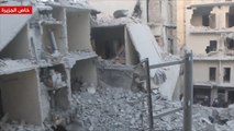 براميل وصواريخ فراغية على حلب المحاصرة