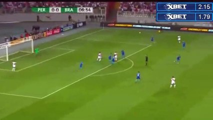 André Carrillo Hits The Post - Peru vs Brazil