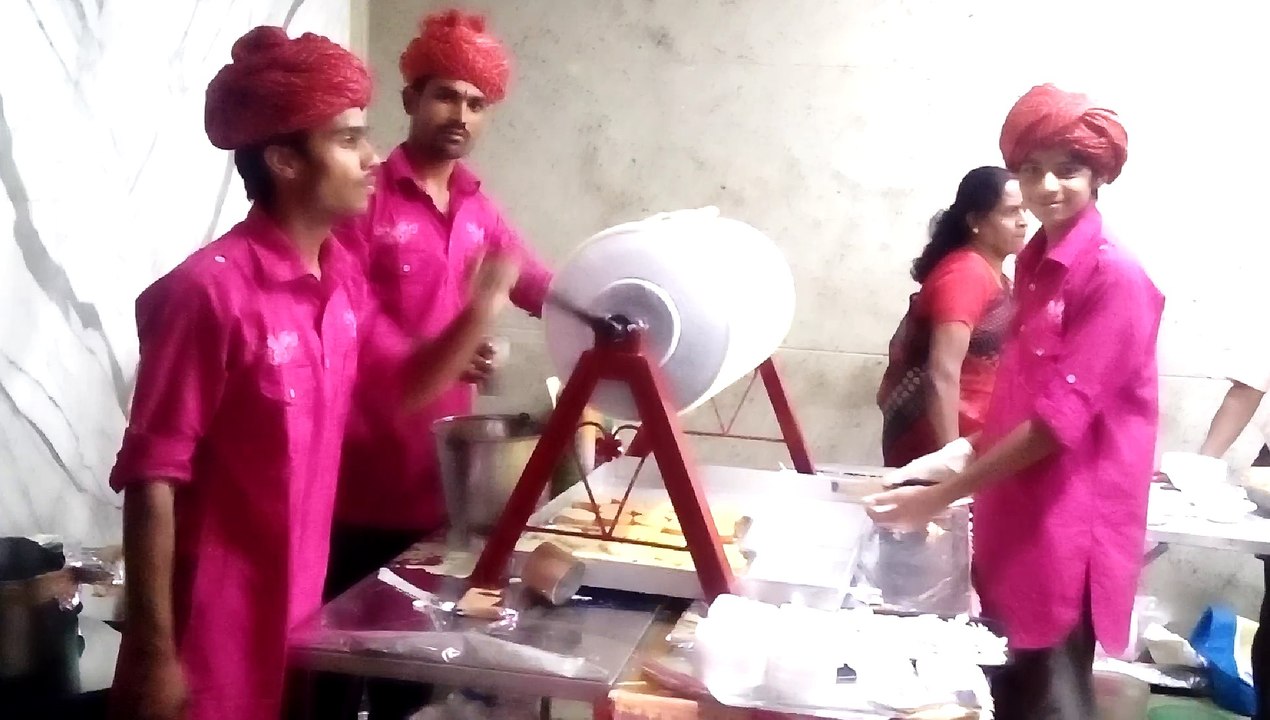 AMAR ROLLER ICE CREAM