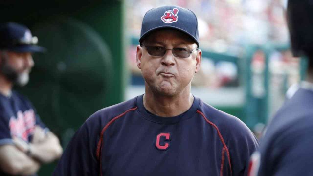 Francona, Roberts Named Managers of Year