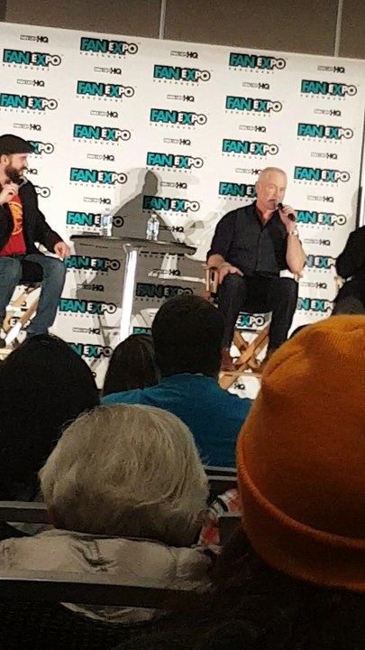 FANEXPO VAN 2016 - ARROW PANEL - CLIP 2