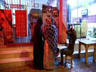 Ev halkını sahte polis kimliğiyle kandırıp altınlarını çaldılar
