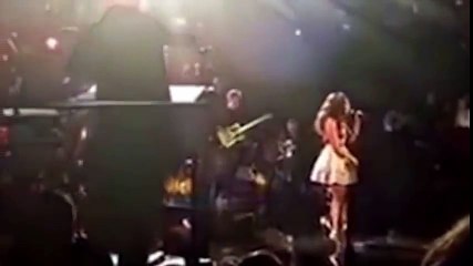 Évanouissement de la chanteuse Beverley Knight en concert