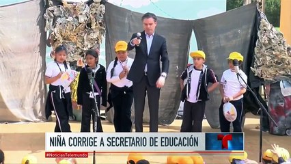 Niña mexicana corrige a Secretario de Educación