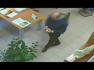 Eboli (SA) - Mazzette in cambio di patentini, scoperto funzionario corrotto dei Monopoli (15.11.16)