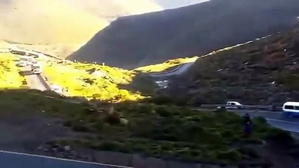 Camión pierde el control y no consigue frenar