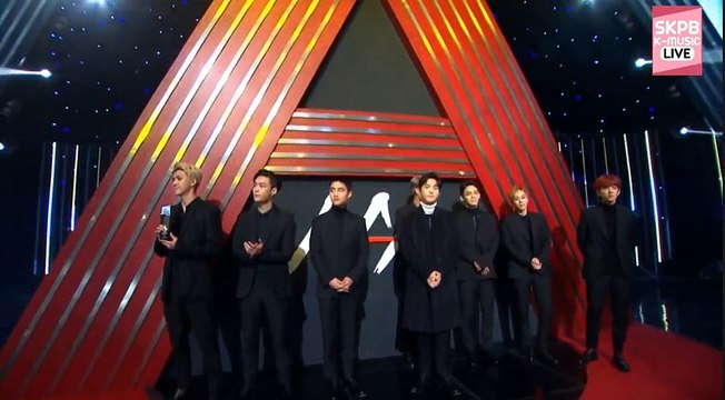 [16/11/16 ] EXO Won Baidu Star Award @ 2016 Asia Artist Awards