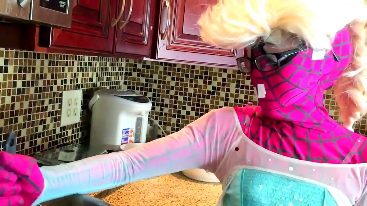 Spiderman vs Joker vs Frozen Elsa Loses Her HAND Crazy Hand Comes ALIVE w Batman Pink Spidergirl