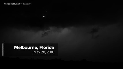 Lightning in slow-motion