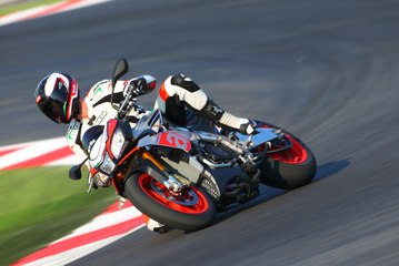 Aprilia TUONO Factory - Super Slow-Mo !