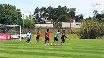 Luis Suarez play as a goalkeeper while training with Uruguay... but still manages to Score [AMAZING]