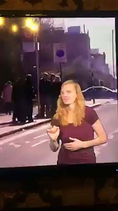 How to say Bus Wanker in sign language