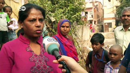 Banned rupee notes cause chaos in India | DW News