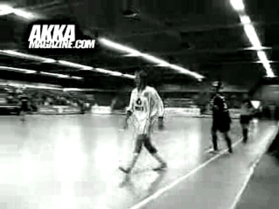 Akka magazine ft jermaine vanenburg the hot-steppa move!