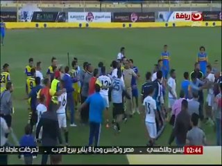 شاهد خناقة وضرب بالشوم بين لاعبي الأسيوطي و المنيا |