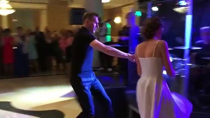 The bride and groom are preparing for the center of the track. not imagines