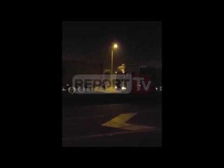 Report TV - Durrës, kontrolle për drogë në Port, kamionët radhë disa km