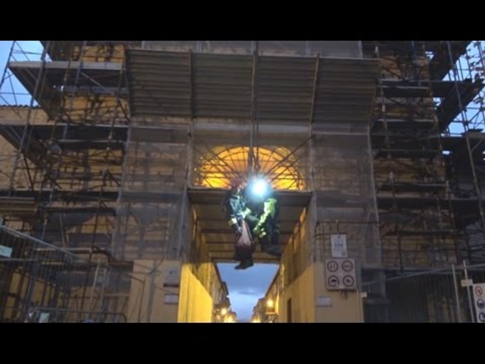Norcia (PG) - Terremoto, messa in sicurezza Porta Romana (14.11.16)