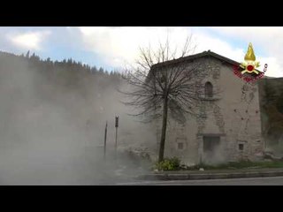Sarnano (MC) - Ripristino viabilità (10.11.16)