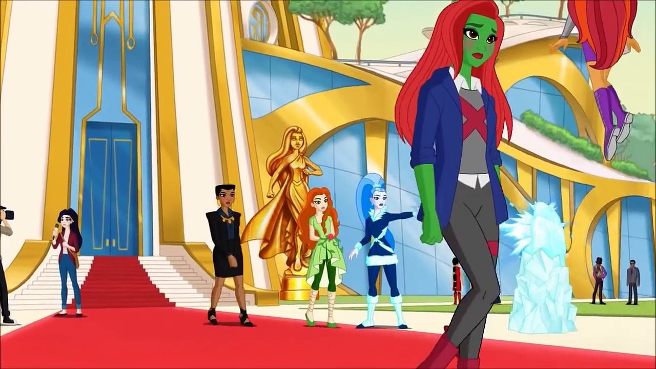 DC SUPER HERO GIRLS: HERO OF THE YEAR