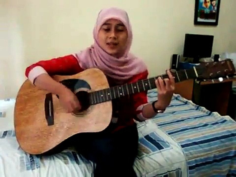 the lazy song - bruno mars guitar cover by Tri ayu videl