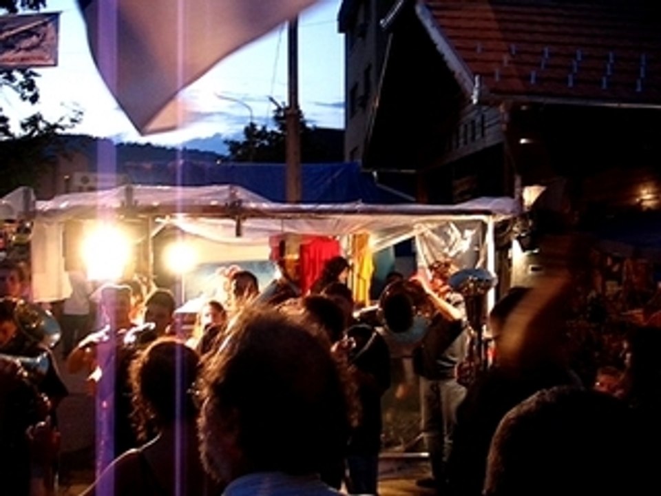 Dans la rue à Guça