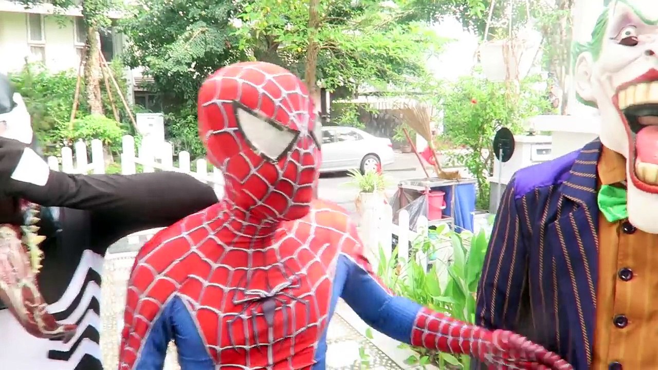 Spiderman SAW a Casper Ghost! Joker Hulk Venom Ghost Chase Spiderman Funny Children Movie