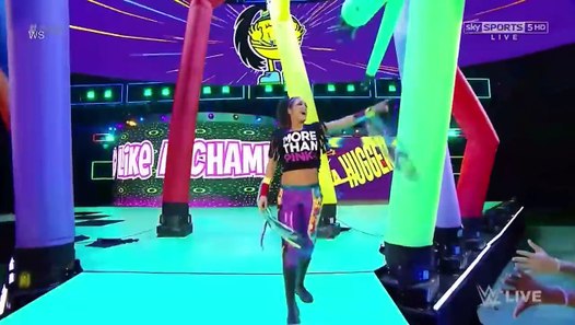 Wwe Raw Bayley Vs Cami Fields - Video Dailymotion