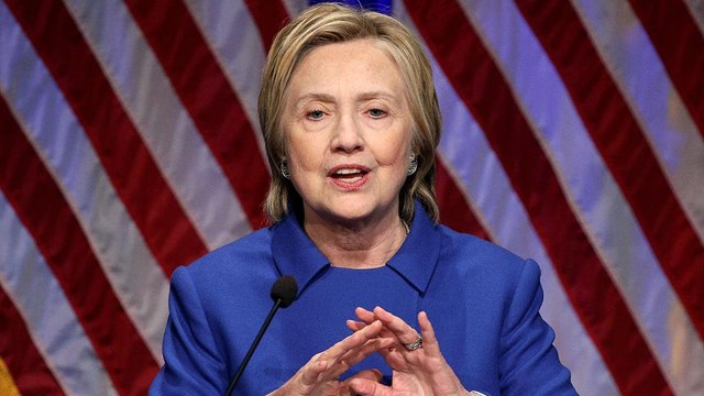 Гілларі Клінтон з'явилася на публіці вперше по визнанні поразки на президентських виборах