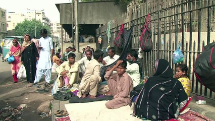 A Karachi, les greffes gratuites d'un médecin de l'espoir