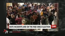 Des croix gammée, des actes racistes, de la violence : Les conséquences de l'élection de Trump - Vidéo
