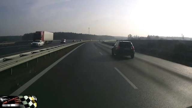 Quand tu te fais doubler par ta propre remorque sur l'autoroute... Accident de fou
