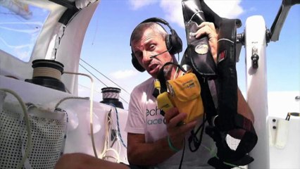 J10 : Un bureau fatigué pour Sébastien Destremau / Vendée Globe