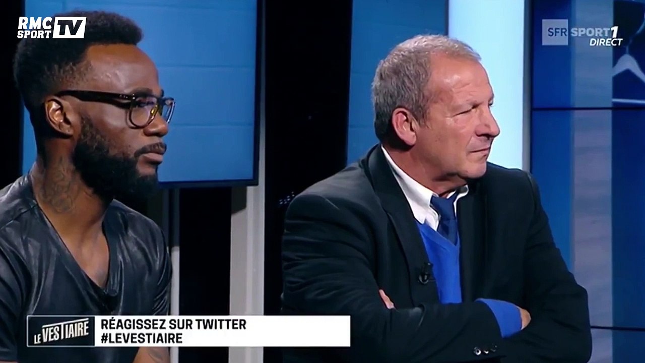 Vestiaire - Pascal Chimbonda imite la danse de Zidane après la victoire contre le Brésil en 2006